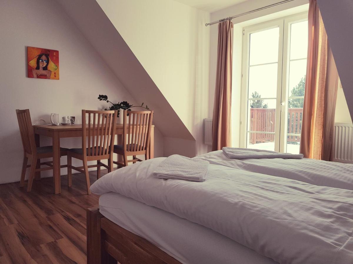 Big Yellow House Gorki Wielkie Zewnętrze zdjęcie